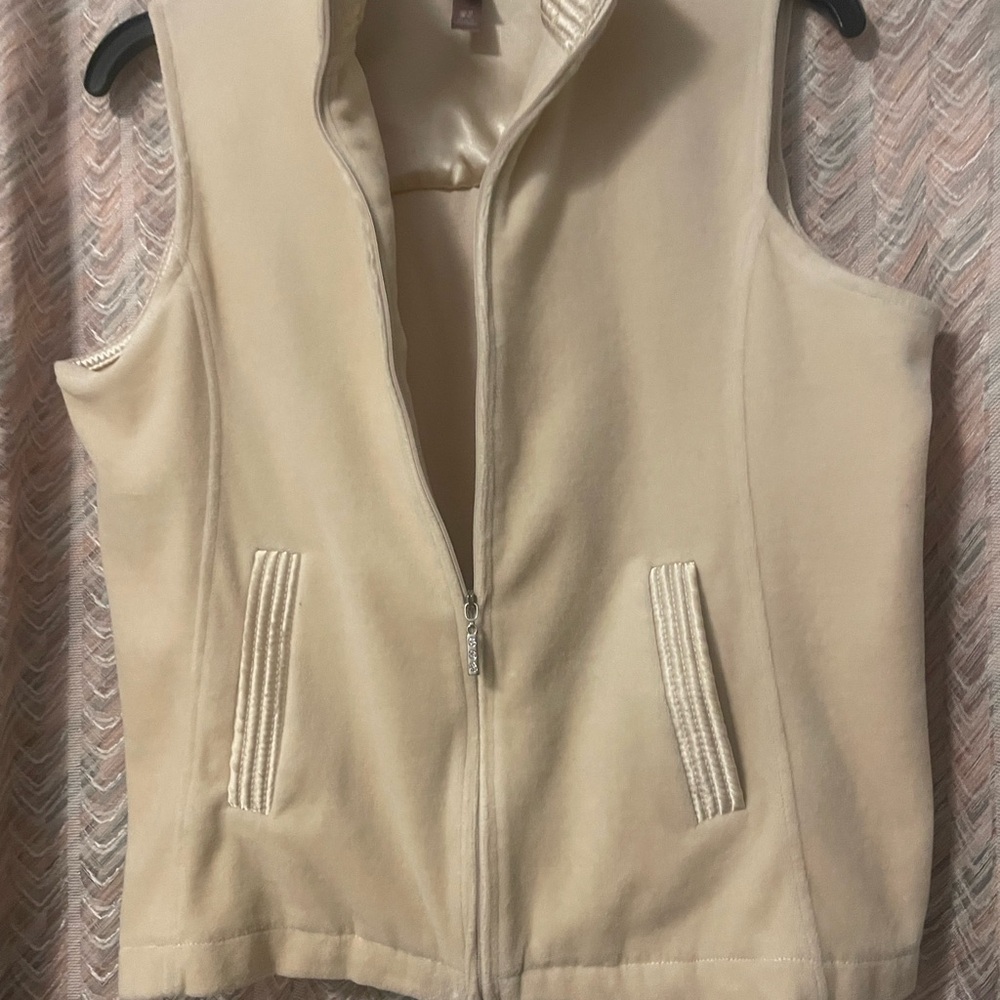 White Stag Cream Sleeveless Zip-Front Vest Size S 4-6 - Picture 5 of 10